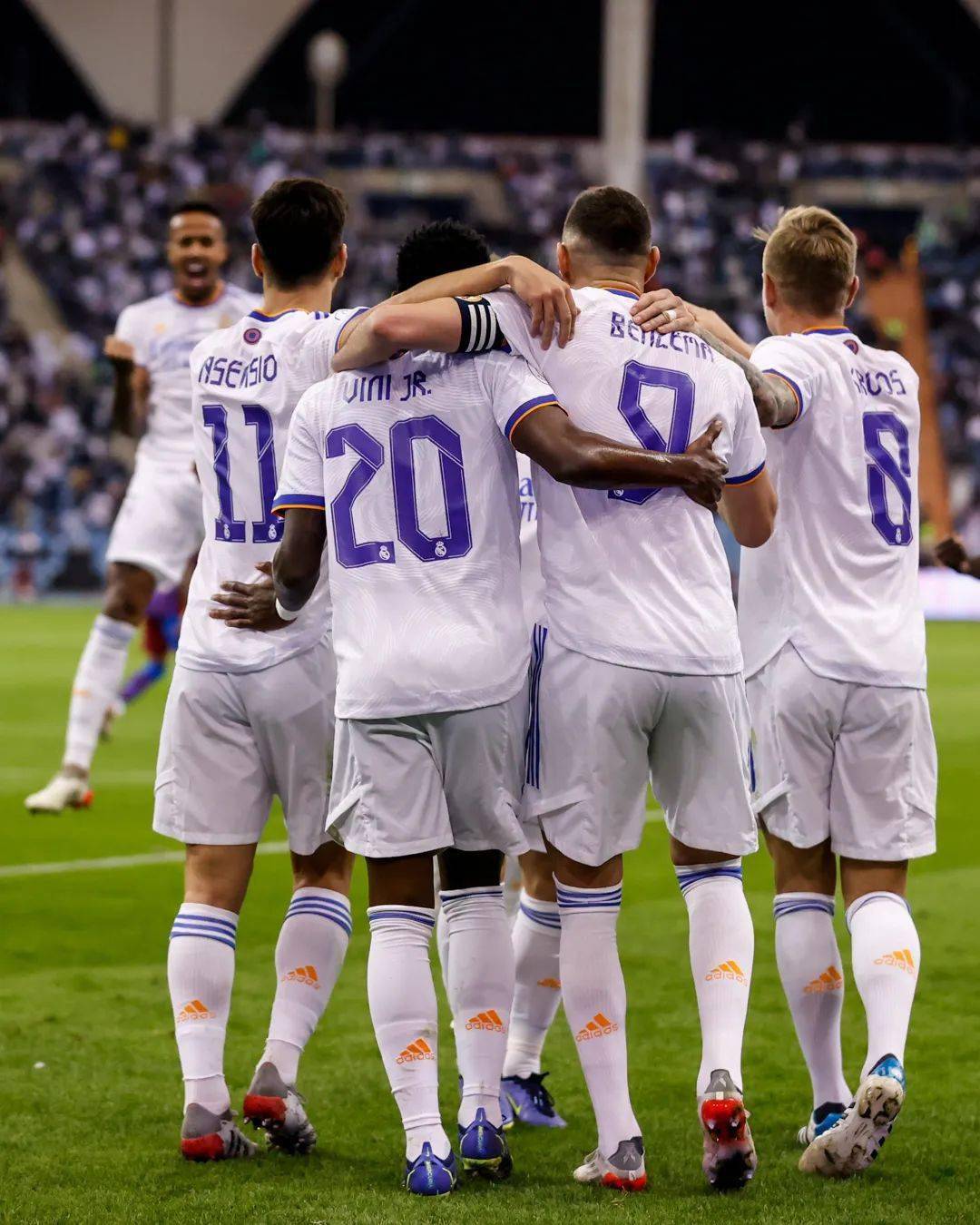 杏彩体育官网-深圳男篮内部会议纪要流出——国际比赛日远射贴柱，欧冠使命明确，更衣室氛围转暖(深圳男篮贺希宁)