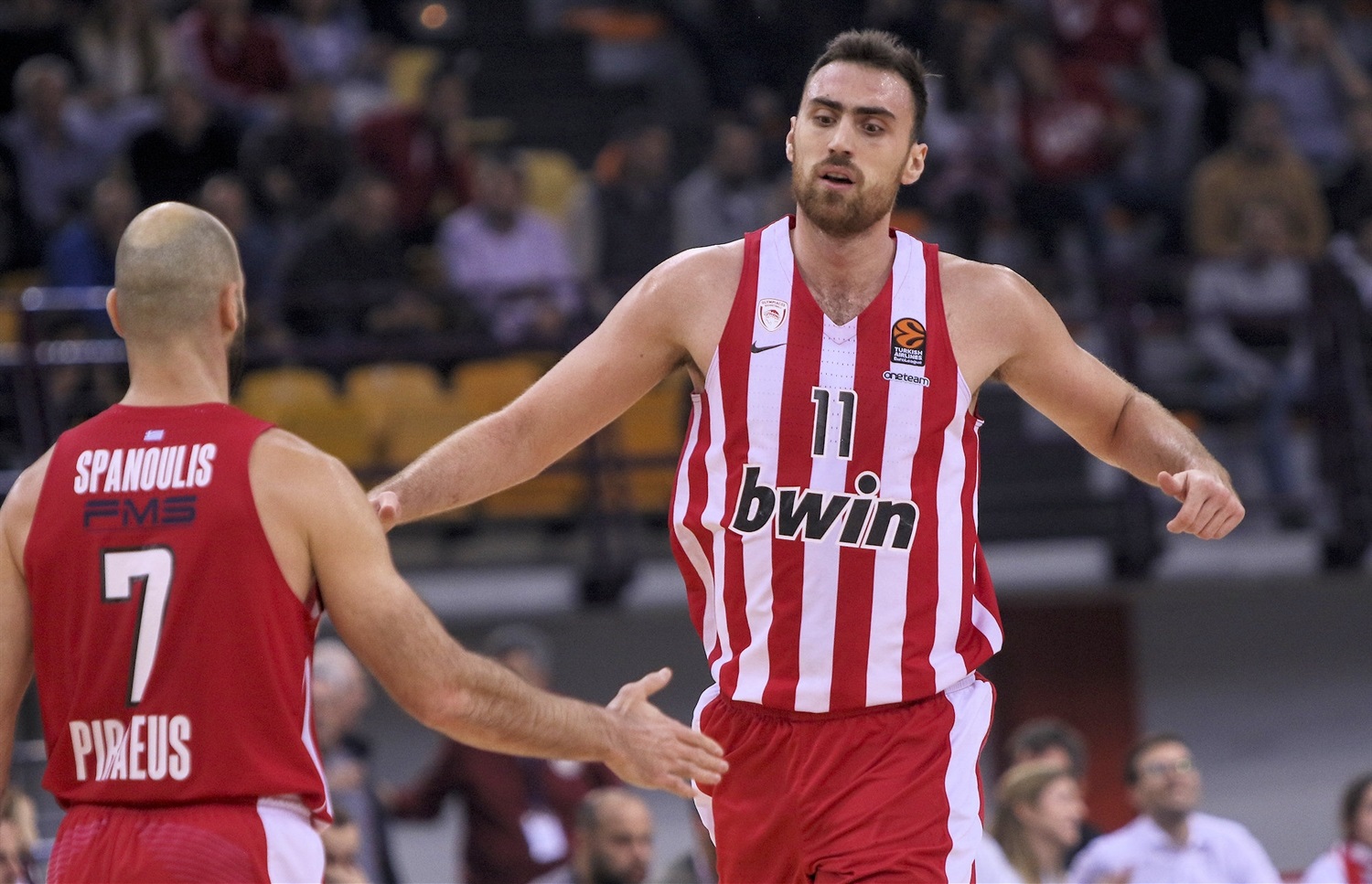 杏彩体育app-包含赛前芝加哥公牛调整名单以备欧篮联，手感冰凉环节打磨，压力陡增，年轻球员得到机会的词条